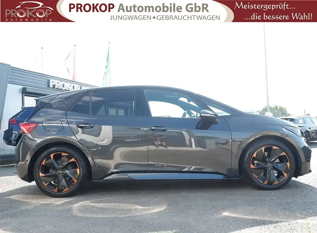 CUPRA Born - Thumbnail 4