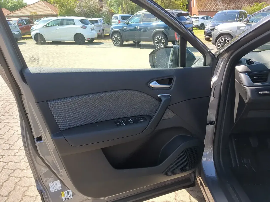 Renault Captur - Thumbnail 13