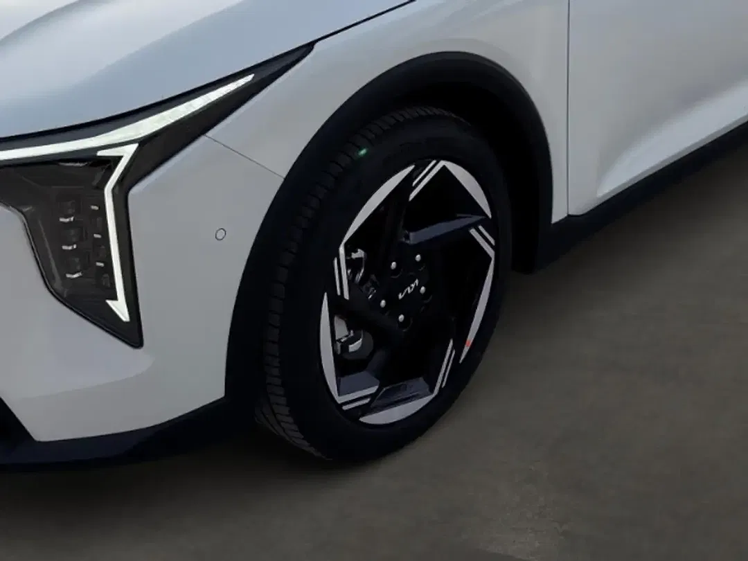 Kia K4 - Thumbnail 6