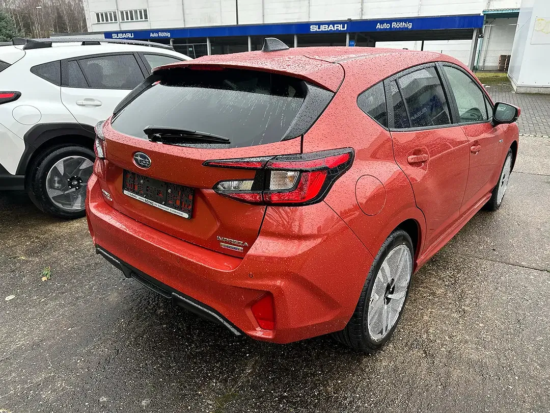 Subaru Impreza - Thumbnail 4