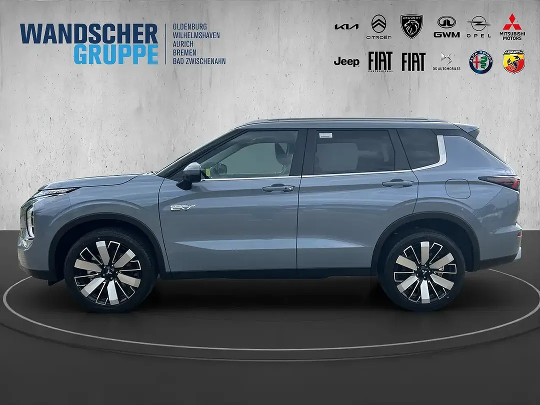 Mitsubishi Outlander - Thumbnail 2