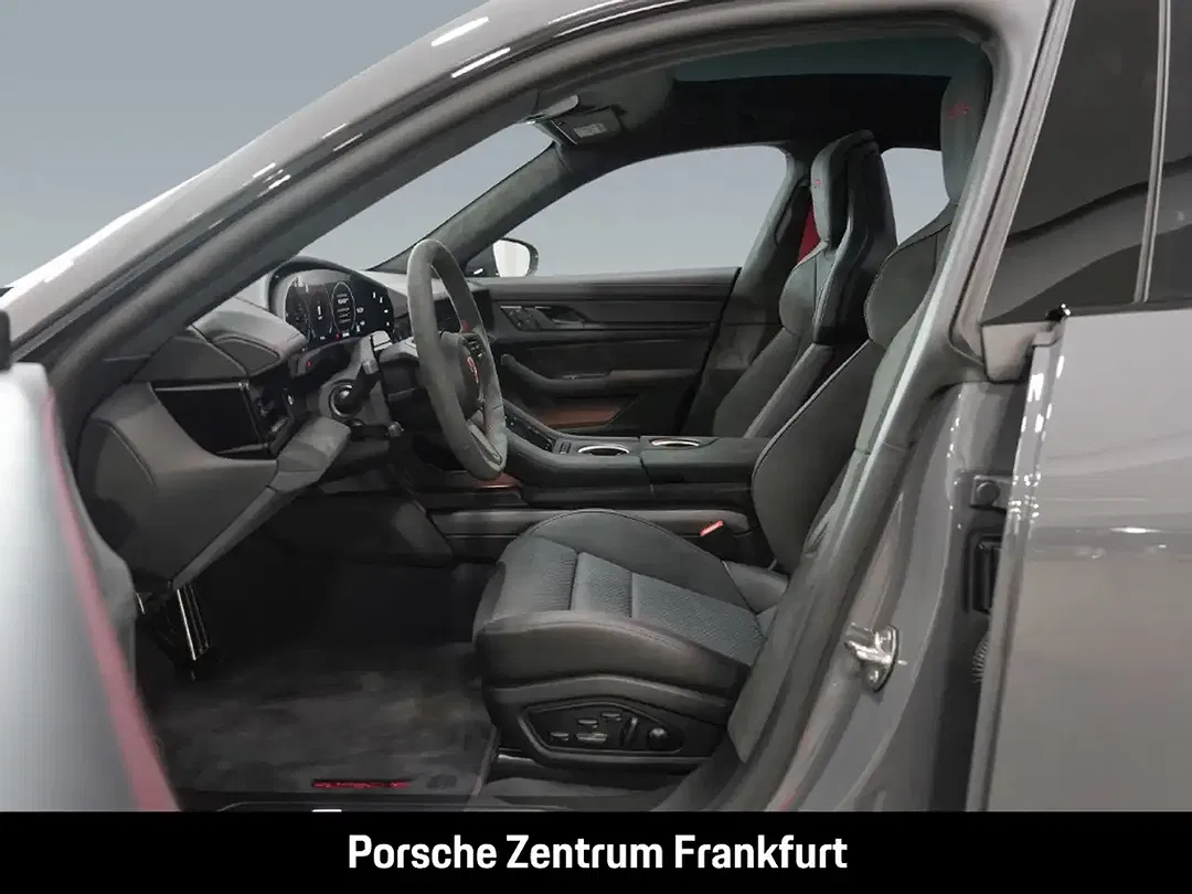 Porsche Taycan - Thumbnail 11