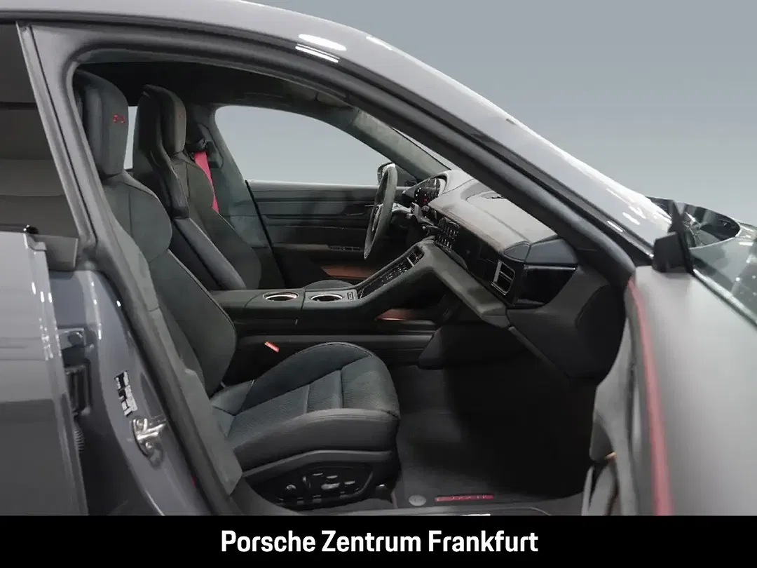 Porsche Taycan - Thumbnail 15