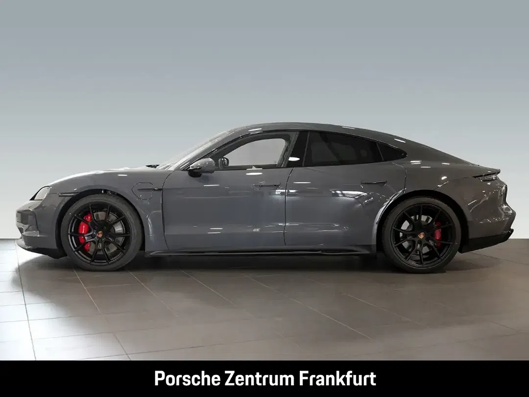 Porsche Taycan - Thumbnail 2