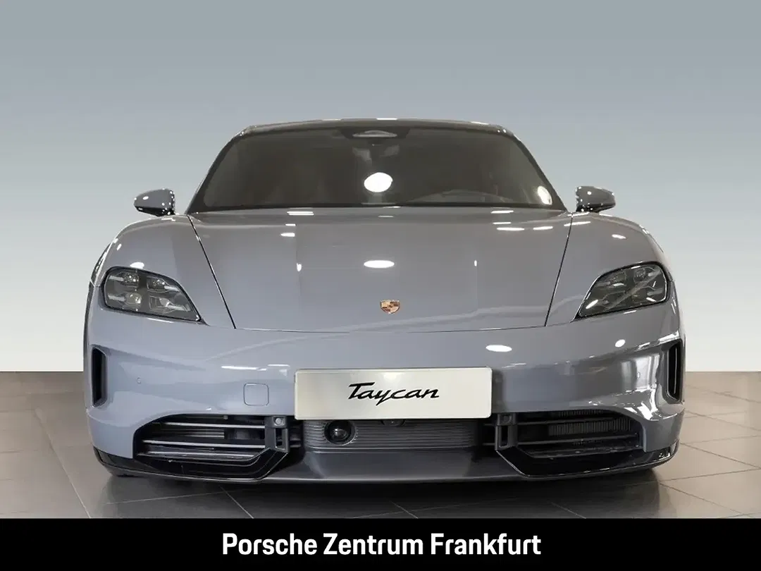 Porsche Taycan - Thumbnail 4