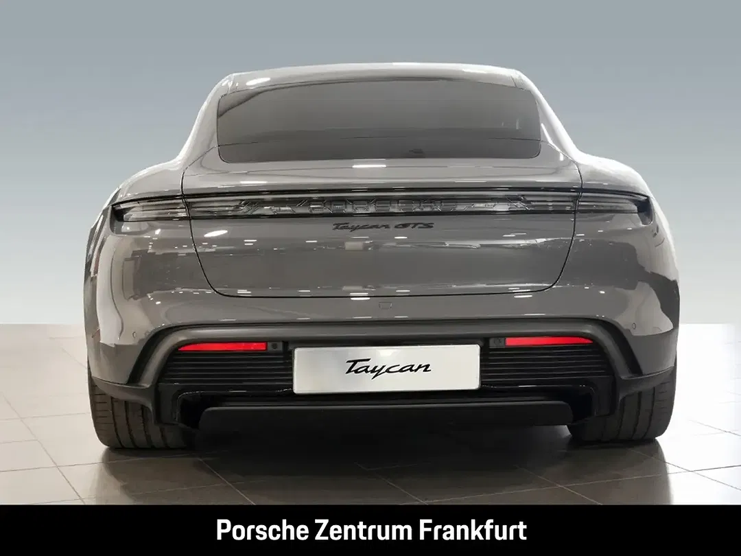 Porsche Taycan - Thumbnail 5
