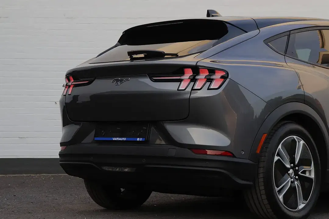 Ford Mustang Mach-E - Thumbnail 10