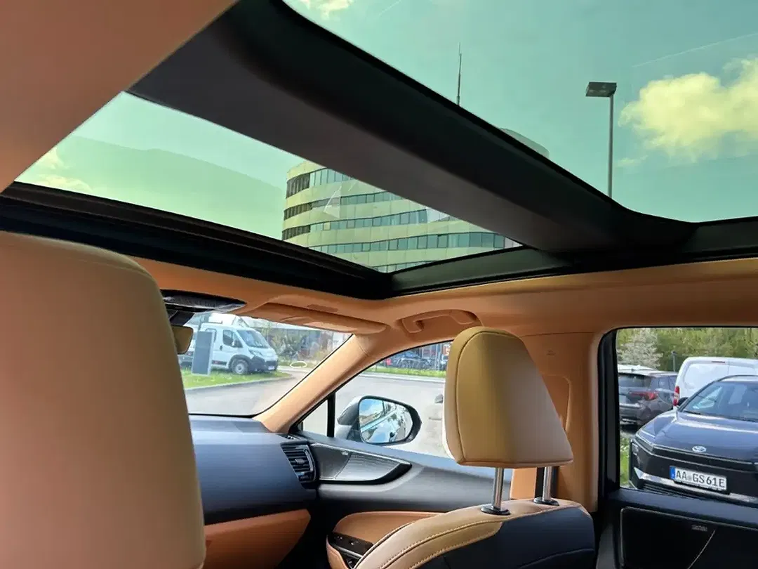 Lexus NX 450h+ - Thumbnail 11