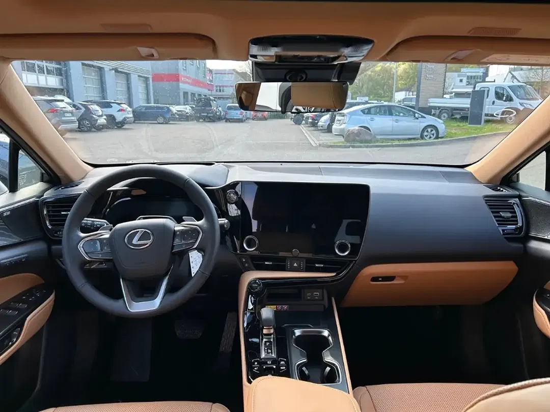 Lexus NX 450h+ - Thumbnail 13