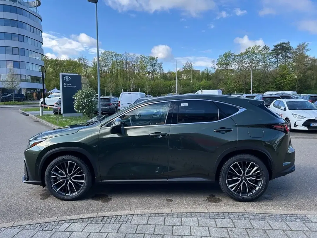 Lexus NX 450h+ - Thumbnail 6
