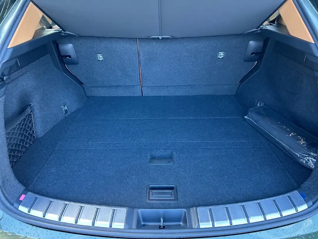 Lexus NX 450h+ - Thumbnail 8