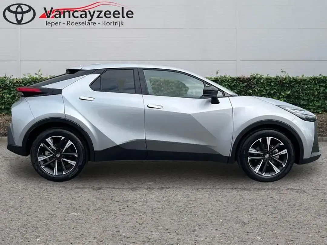 Toyota C-HR - Thumbnail 3