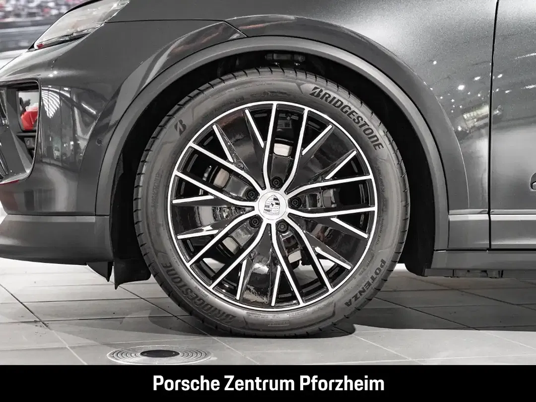 Porsche Macan - Thumbnail 10