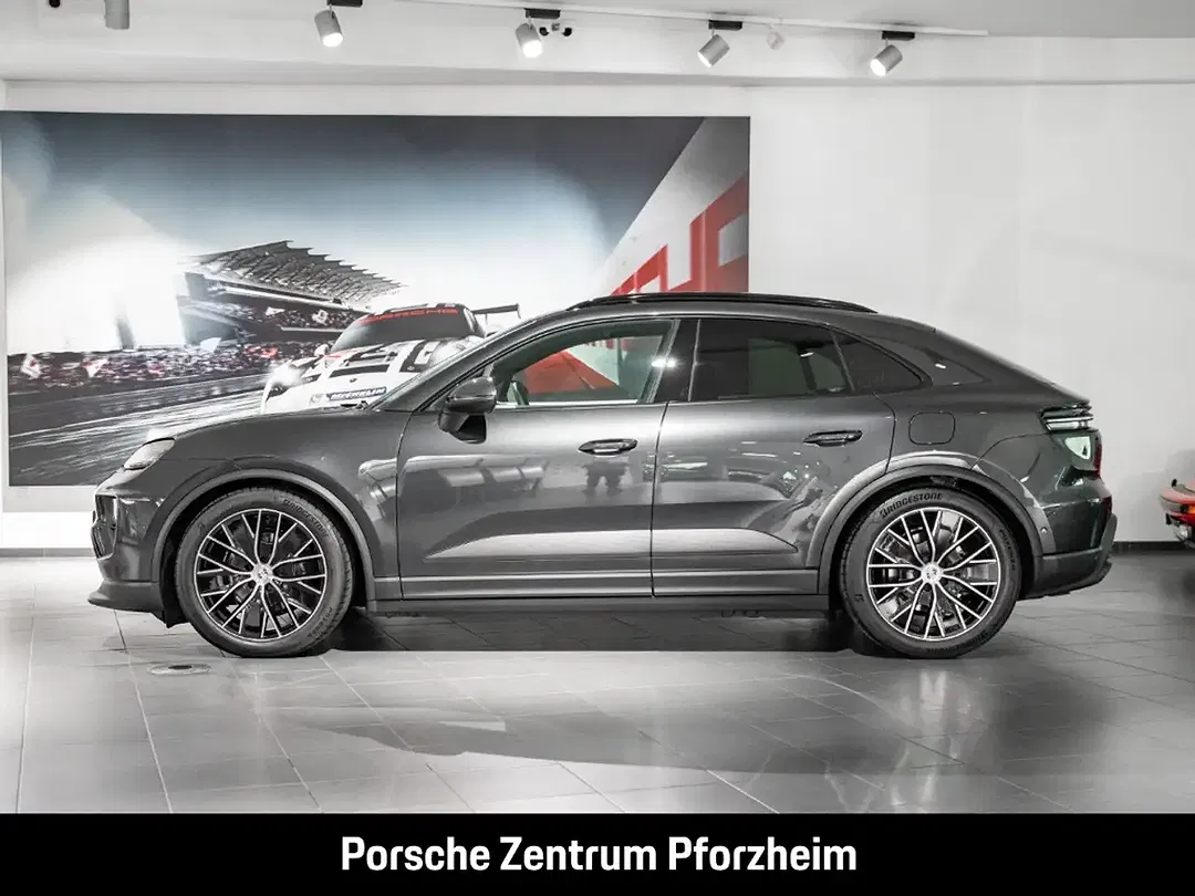 Porsche Macan - Thumbnail 2
