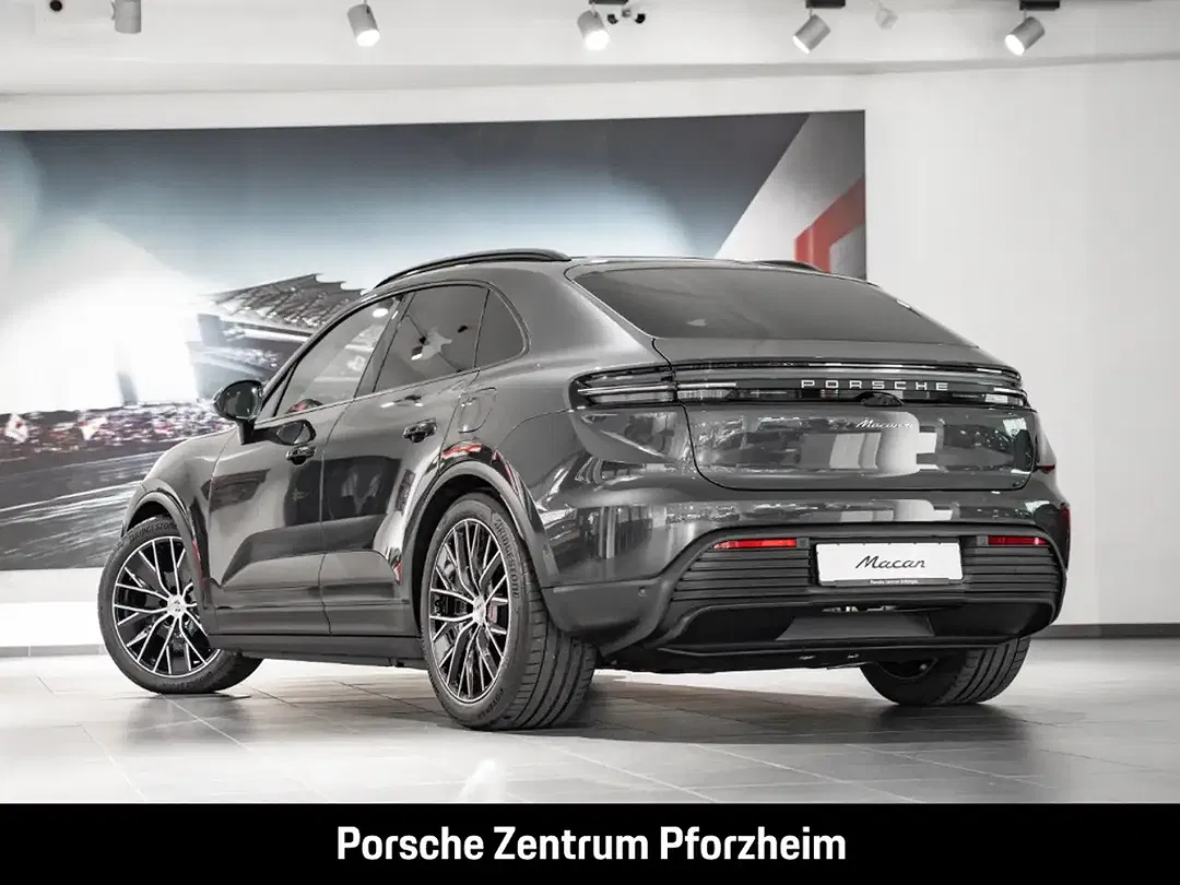 Porsche Macan - Thumbnail 3