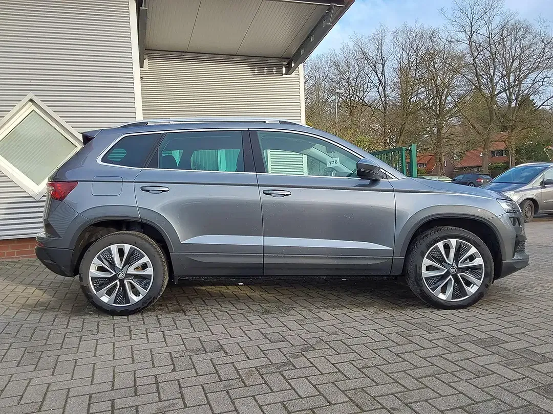 Skoda Karoq - Thumbnail 3
