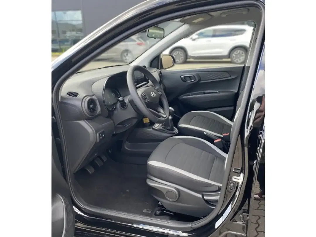 Hyundai i10 - Thumbnail 9