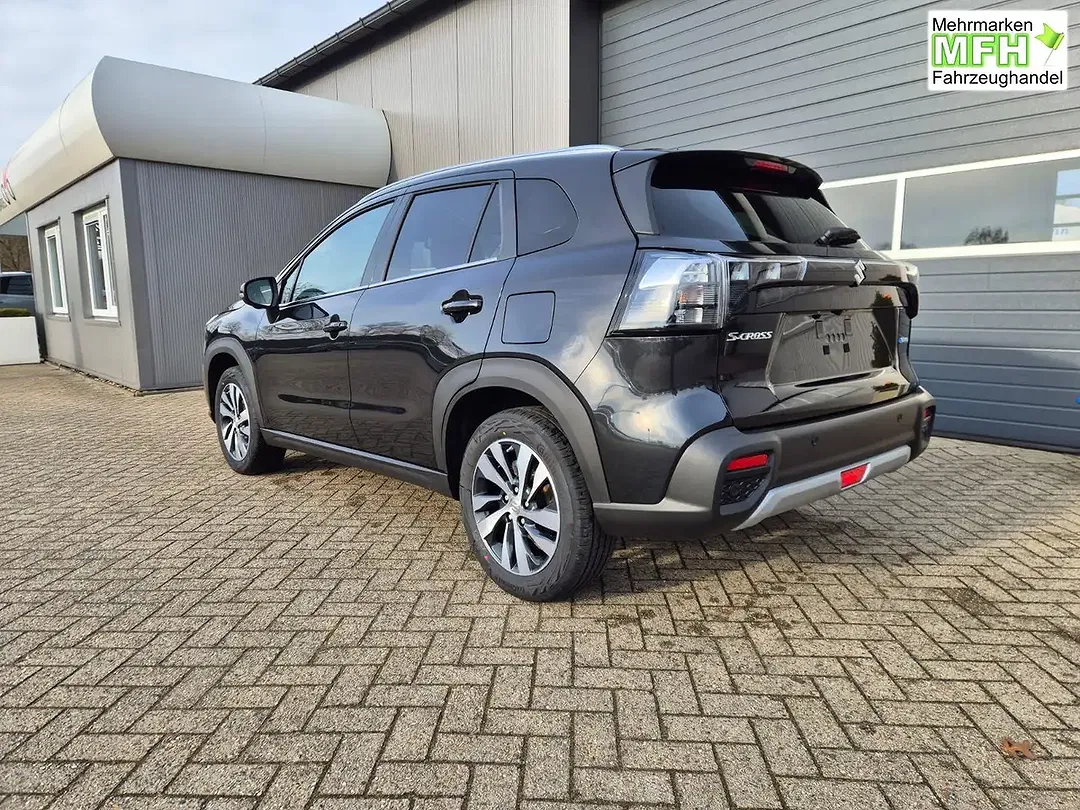 Suzuki S-Cross - Thumbnail 3