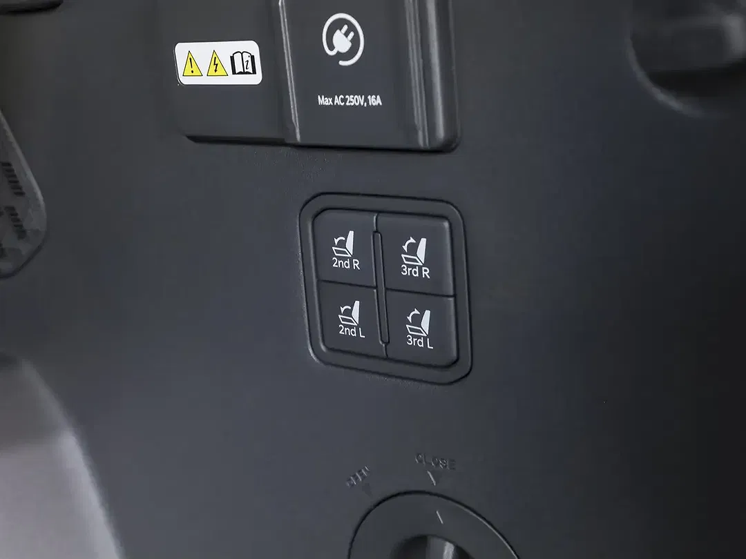 Kia EV9 - Thumbnail 9