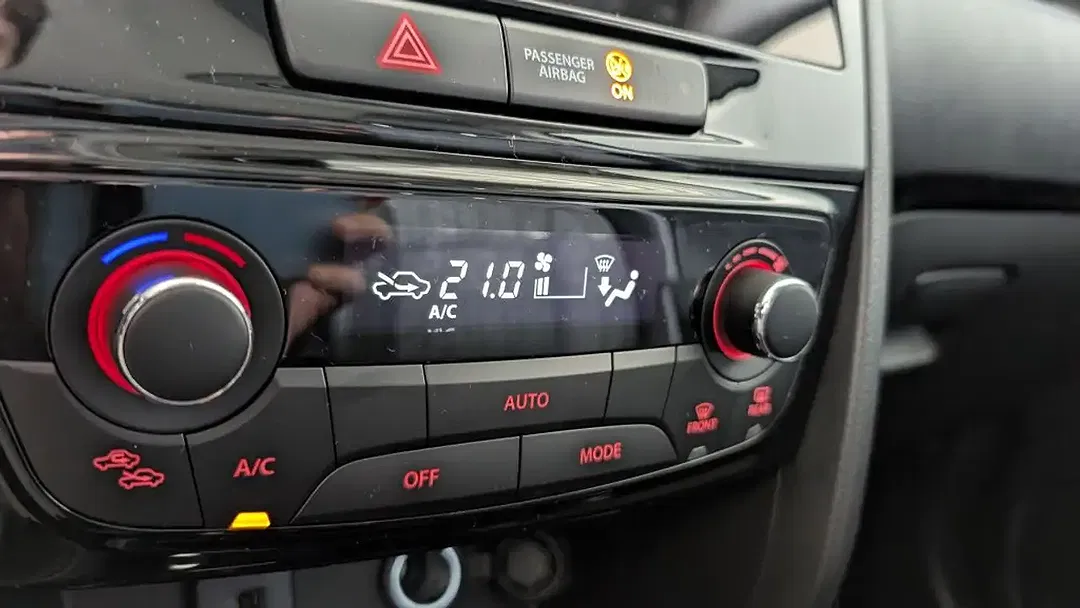 Suzuki Vitara - Thumbnail 12