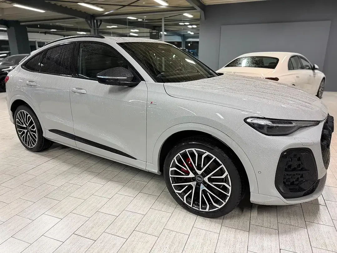 Audi Q5 - Thumbnail 1