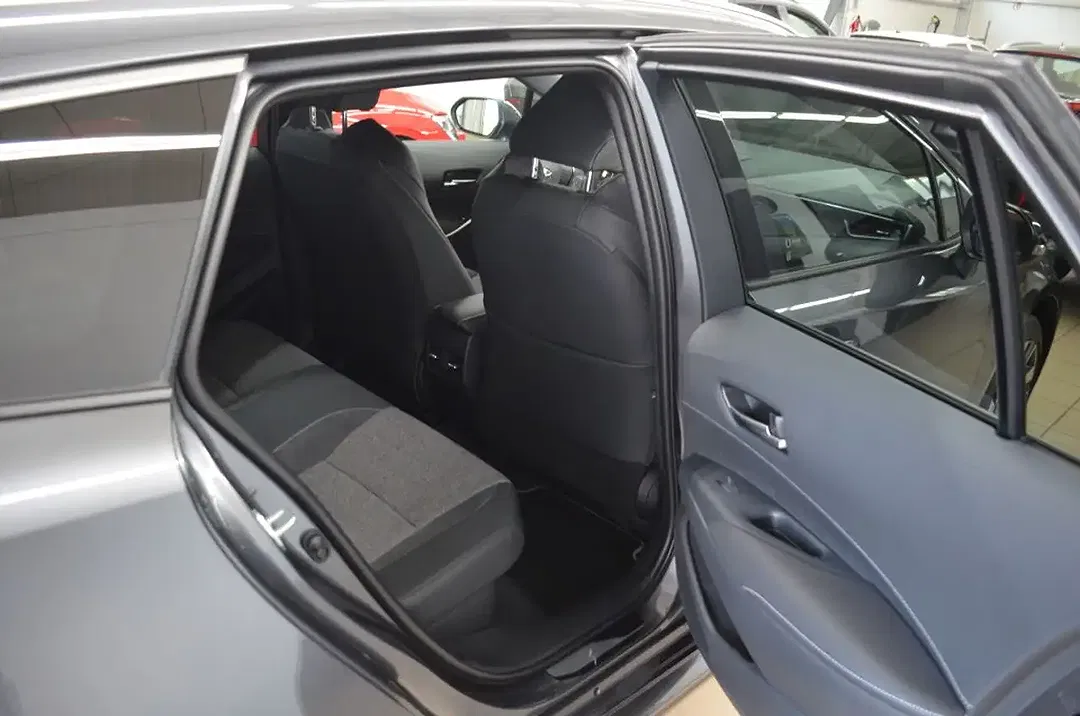 Toyota Corolla - Thumbnail 12