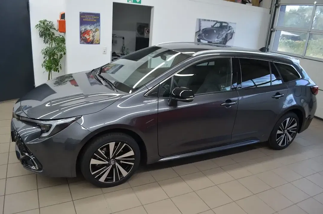 Toyota Corolla - Thumbnail 4