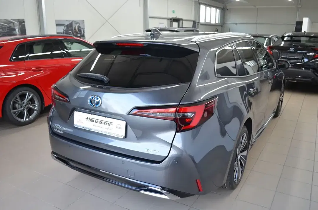 Toyota Corolla - Thumbnail 8