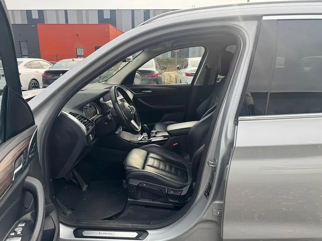 BMW X3 - Thumbnail 6