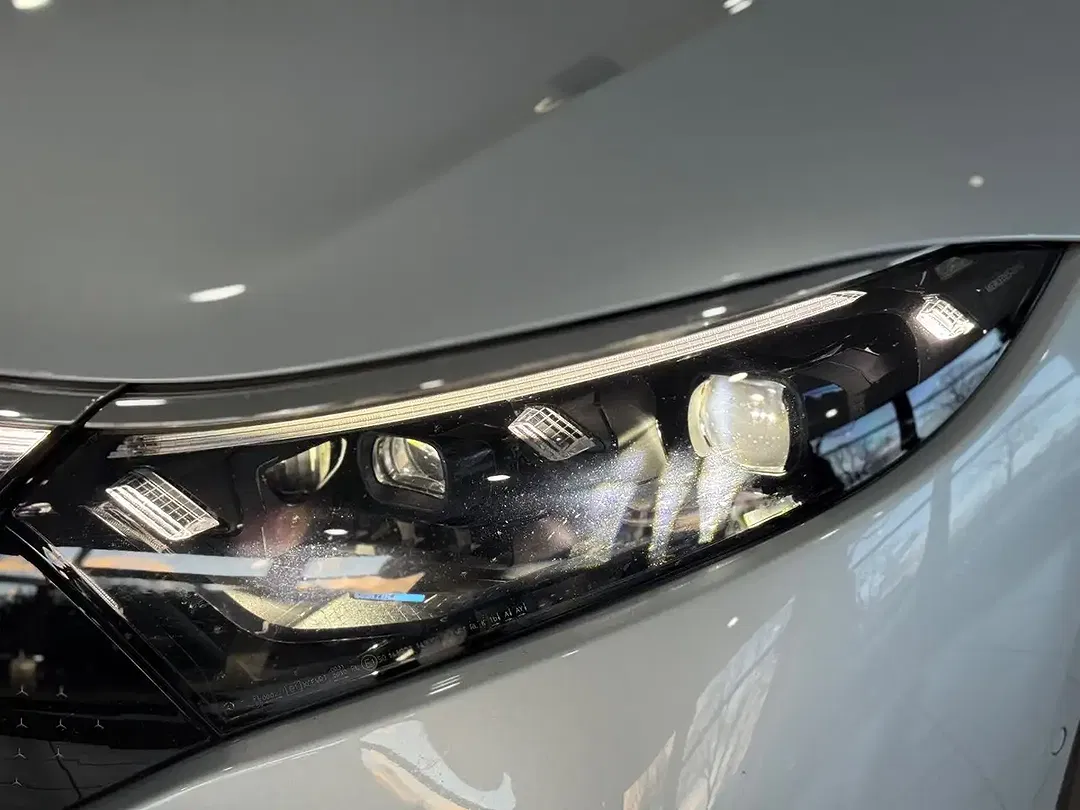 Mercedes-Benz EQS - Thumbnail 13