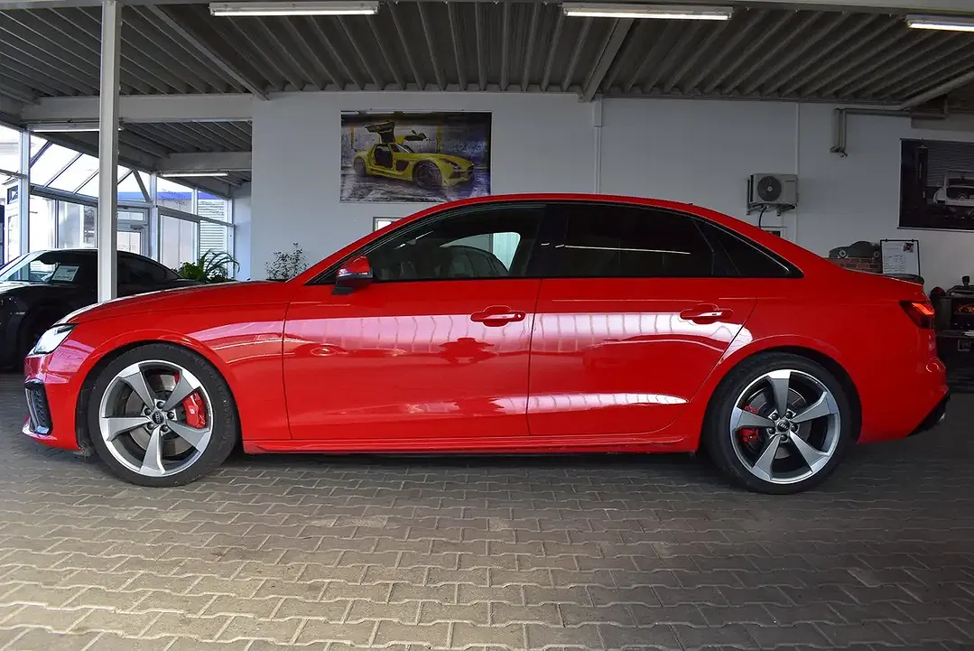 Audi S4 - Thumbnail 3