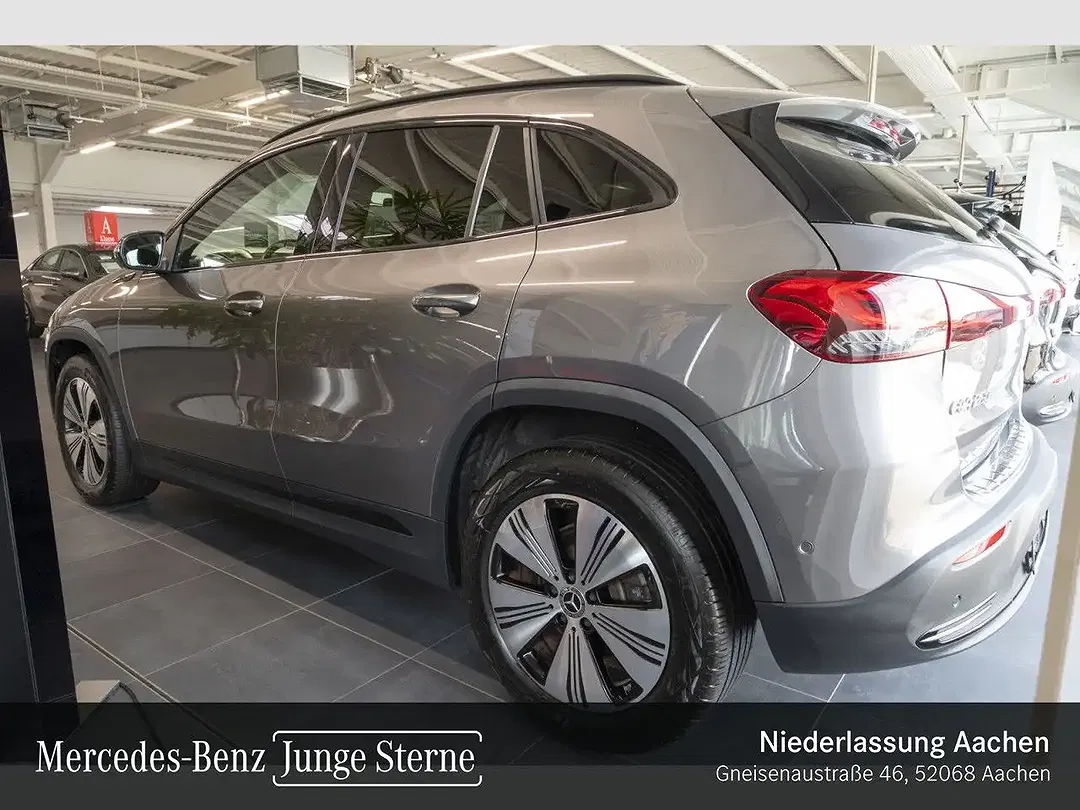 Mercedes-Benz EQA 250 - Thumbnail 10