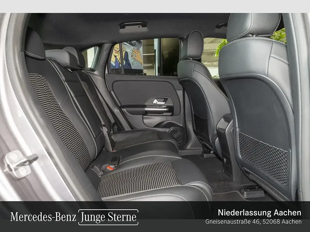 Mercedes-Benz EQA 250 - Thumbnail 11