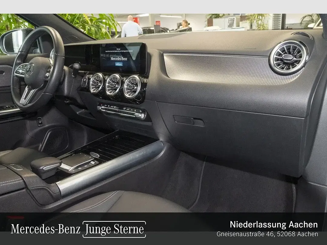 Mercedes-Benz EQA 250 - Thumbnail 7