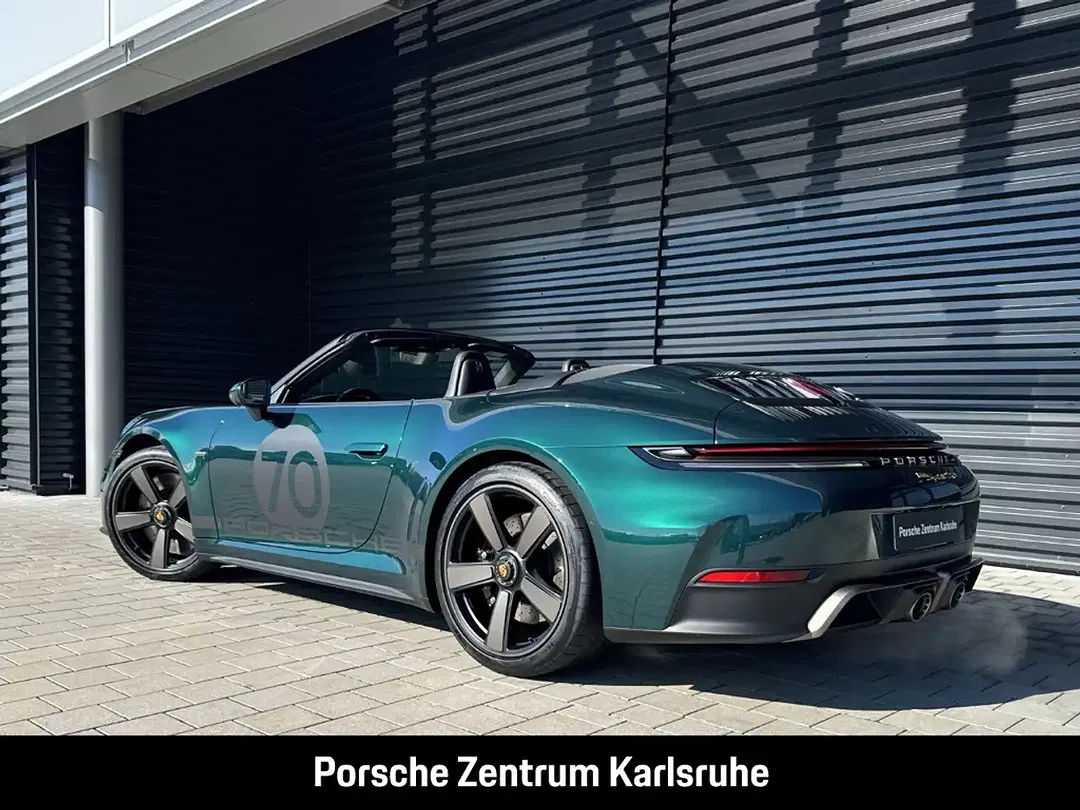 Porsche 992 - Thumbnail 3