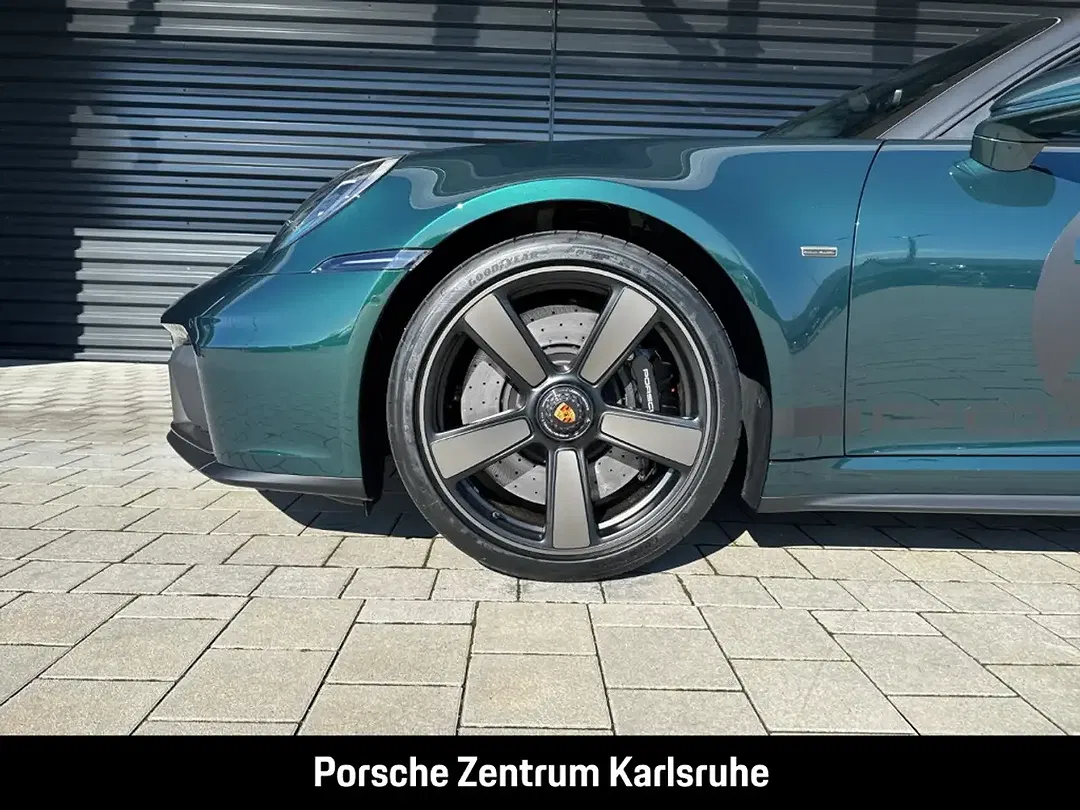Porsche 992 - Thumbnail 6