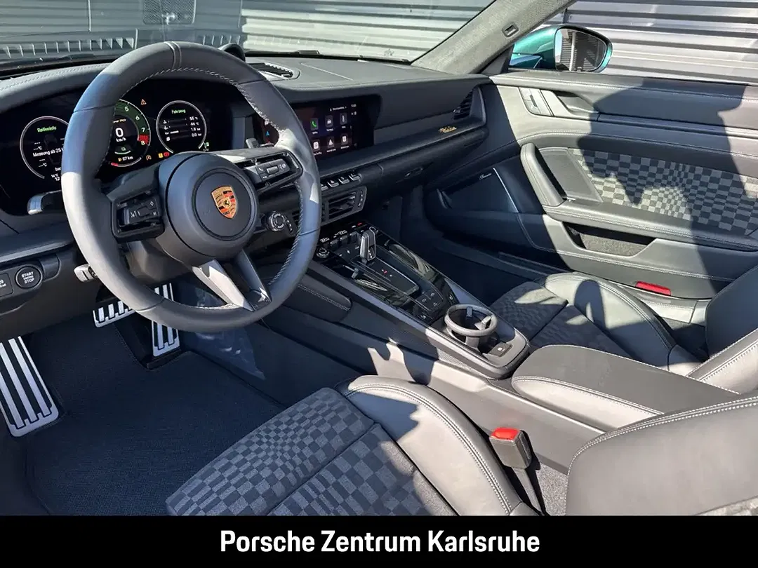 Porsche 992 - Thumbnail 7