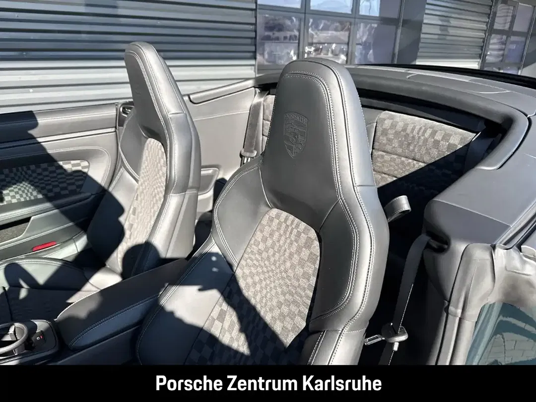 Porsche 992 - Thumbnail 8