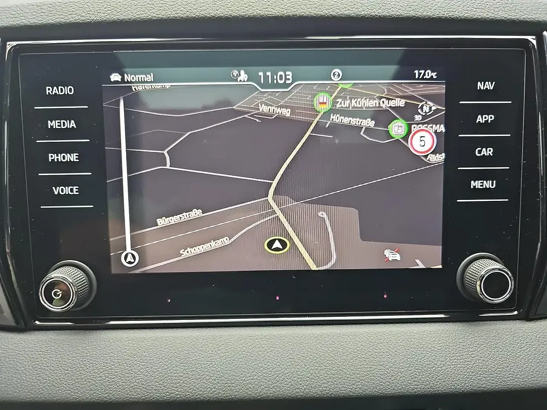 Skoda Karoq - Thumbnail 9