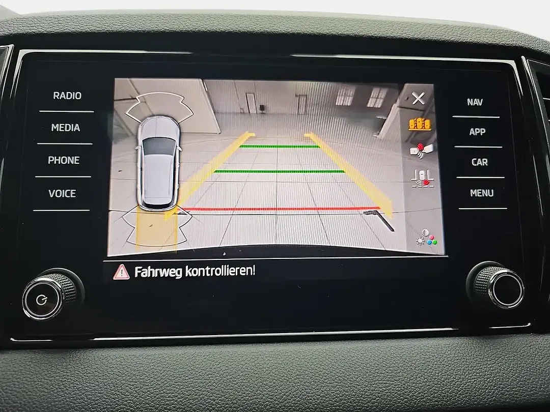 Skoda Karoq - Thumbnail 10