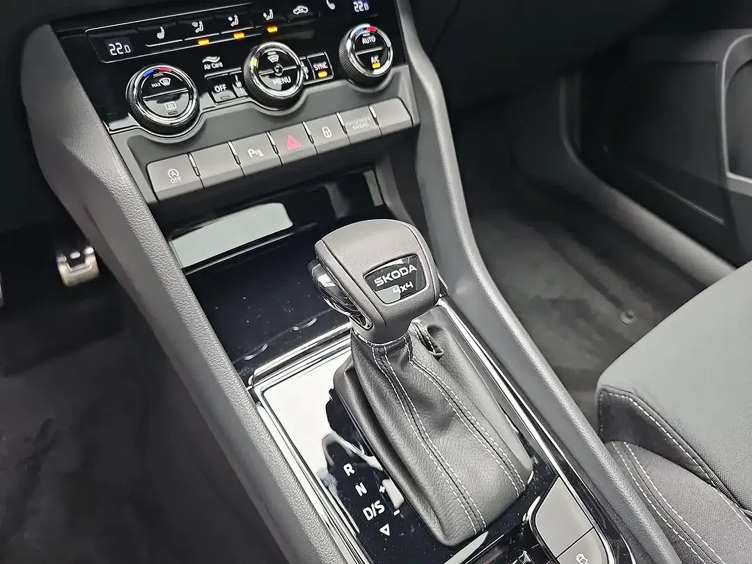 Skoda Karoq - Thumbnail 12