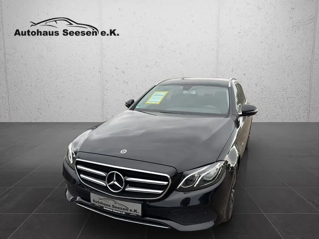 Mercedes-Benz E 300 - Thumbnail 11