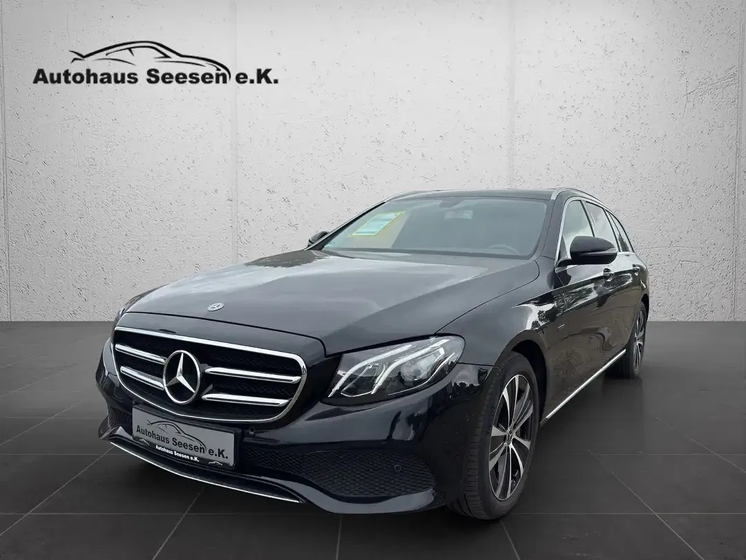 Mercedes-Benz E 300 - Thumbnail 3
