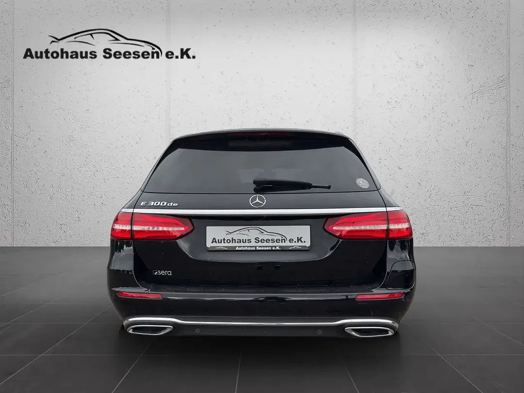 Mercedes-Benz E 300 - Thumbnail 6