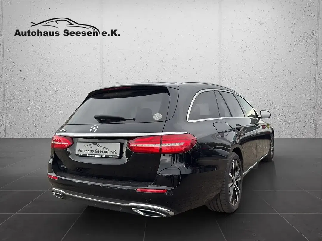 Mercedes-Benz E 300 - Thumbnail 7