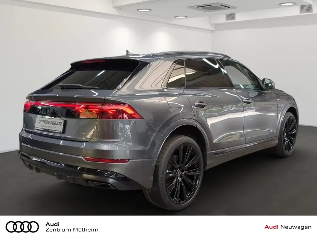 Audi Q8 - Thumbnail 3