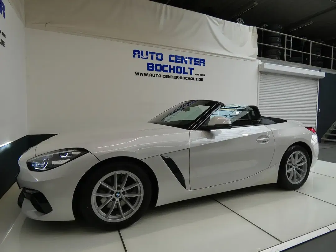 BMW Z4 - Thumbnail 11