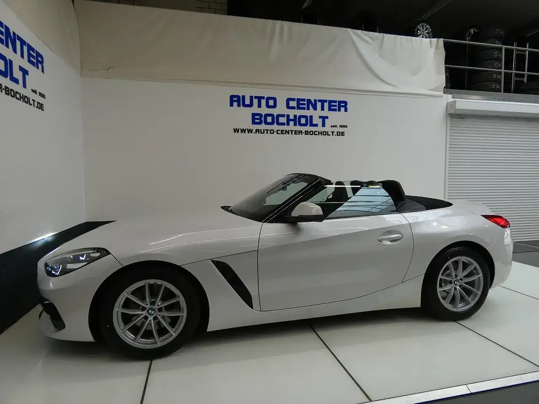 BMW Z4 - Thumbnail 12