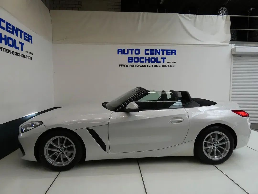 BMW Z4 - Thumbnail 13