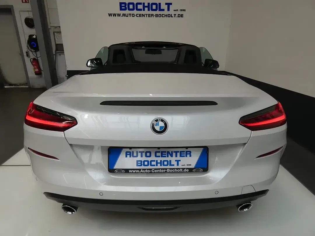 BMW Z4 - Thumbnail 2